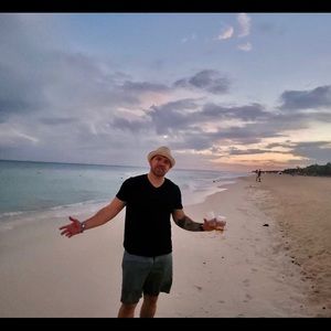 Meet your Posher, Derek